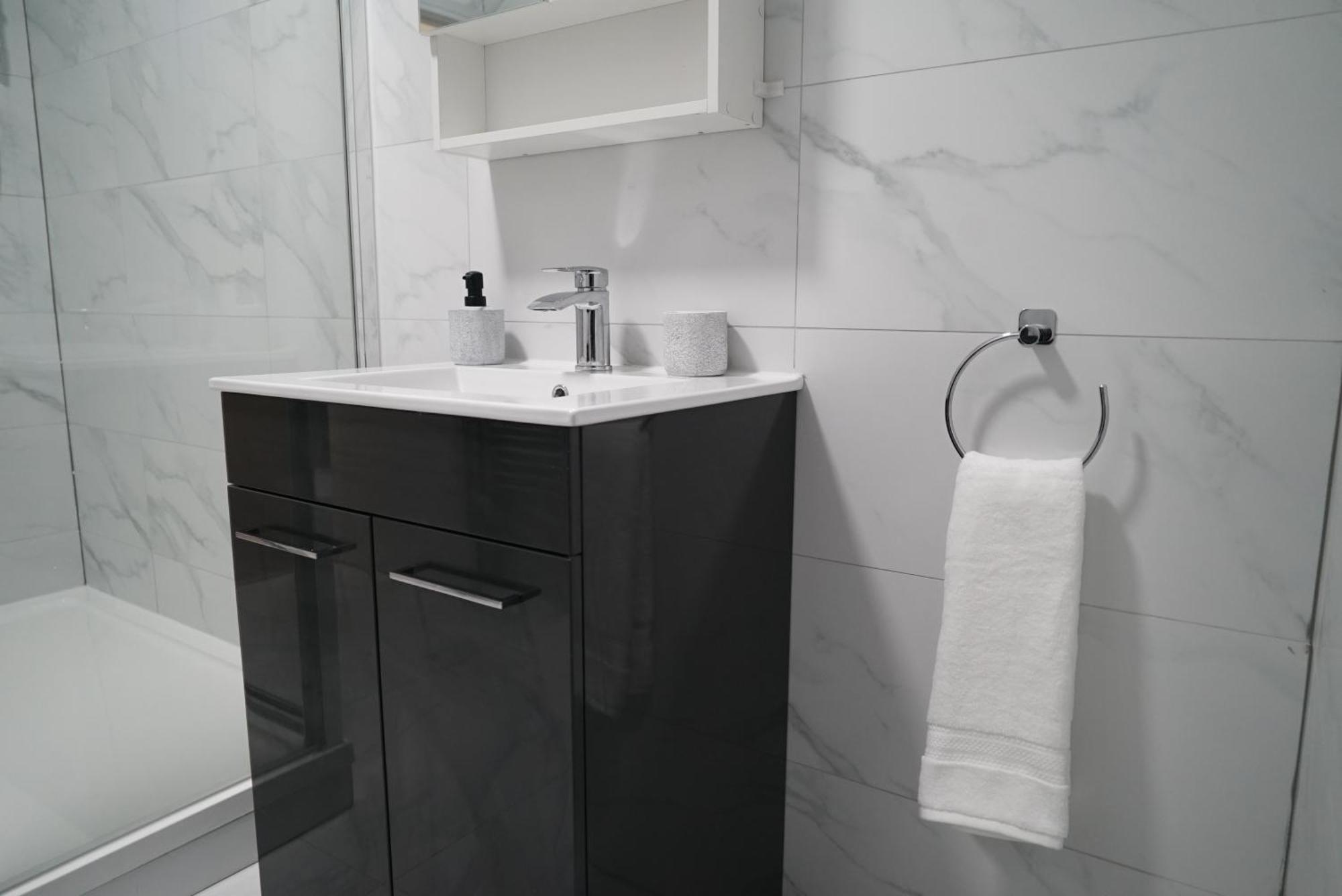 1 & 2 Bed Apartments - Desborough, Kettering, Family, Wifi, Parking Exterior foto